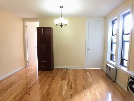Rented by Uptown Flats LLC | media 9