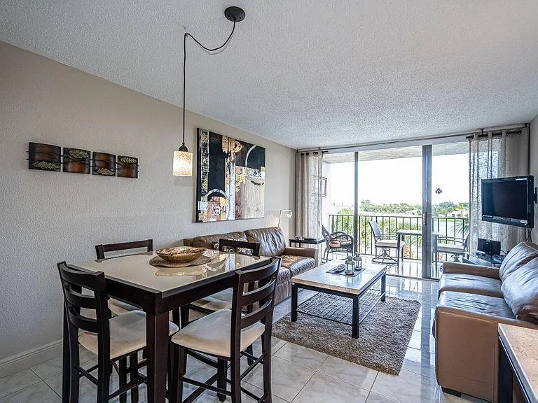 1830 Embassy Dr #411 — Photo 6