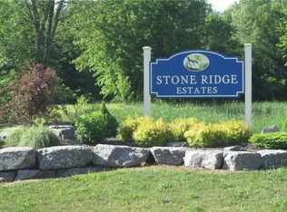 12 Stone Ridge Dr, Oswego, NY 13126