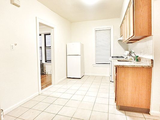 4th image of 26-24 29th St #1R