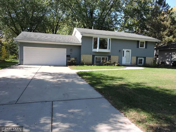 8260 Sunnyside Rd, Mounds View, MN 55112