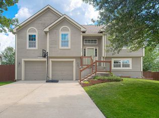 629 N White Dr, Gardner, KS 66030