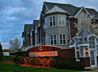 3888 S Lake Dr #1134, Saint Francis, WI 53235