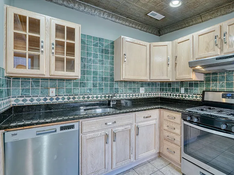 1038 Light St #2 — Photo 20
