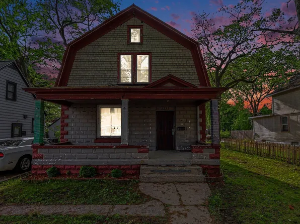 2332 Sanford St, Muskegon Heights, MI 49444