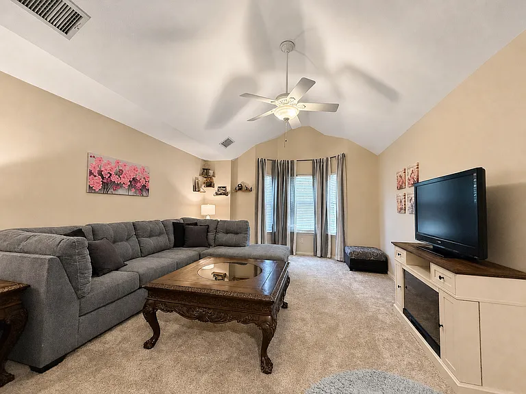 1740 Forest Glen Dr — Photo 19