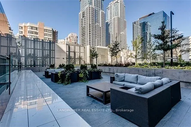 386 Yonge St #2504 — Photo 12
