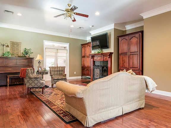 4th image of 1152 Bear Creek Cir