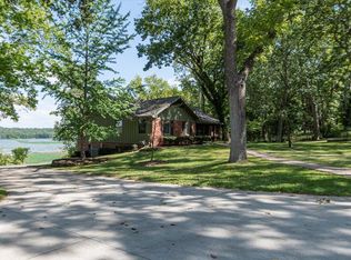 2405 E Melbourne Rd, Springfield, MO 65804