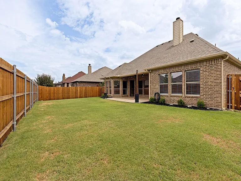 455 Chisholm Trl — Photo 24