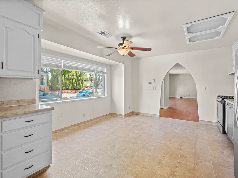 1200 Reeve St — Photo 5