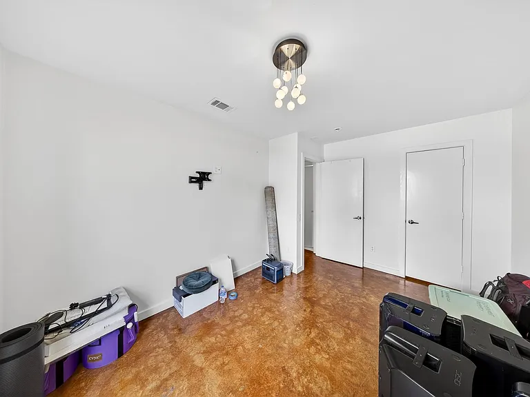 2809 Crawford St — Photo 13