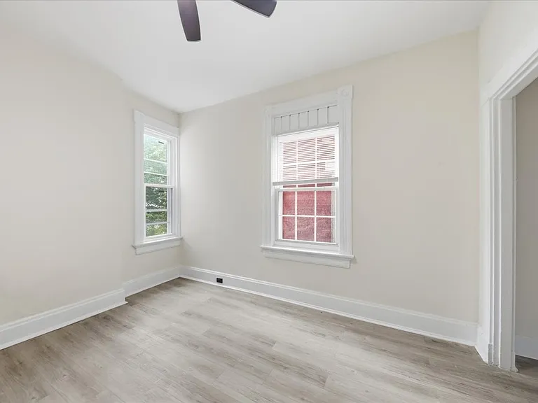 2502 Halstead St — Photo 15