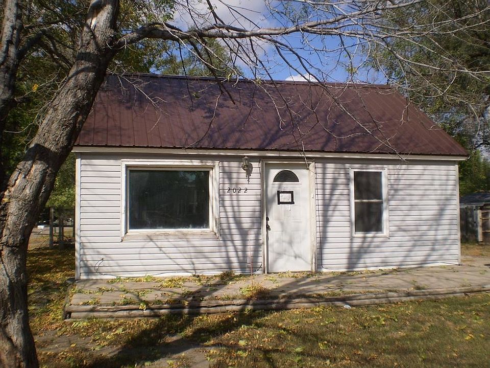 1st image of 2022 W 4th St