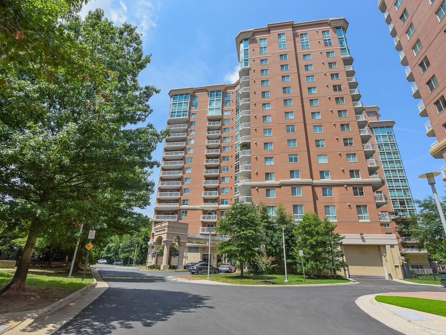 3101 N Hampton Dr — Photo 3