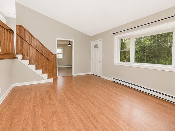 3rd image of 83 Plaskon Dr