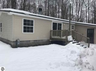 2606 S 35 1/2 Rd, Cadillac, MI 49601