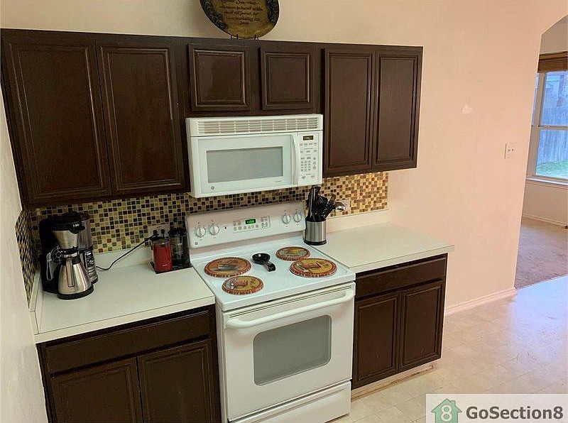 2nd image of 2812 Lynx Ln
