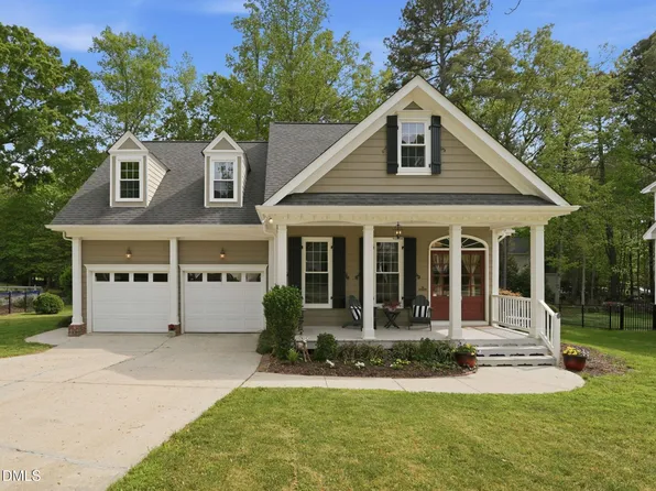 264 Elmcrest Dr, Holly Springs, NC 27540