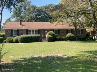 1762 Crestview St, Kinston, NC 28504