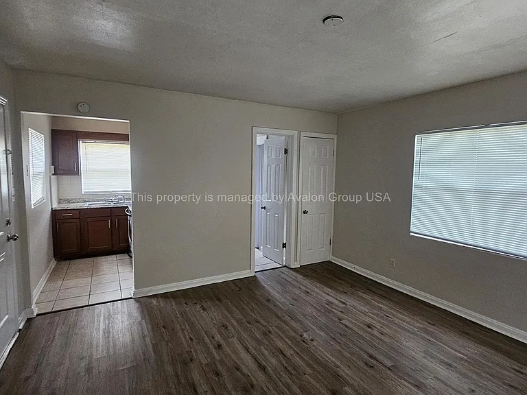 5474 N River Rd — Photo 33