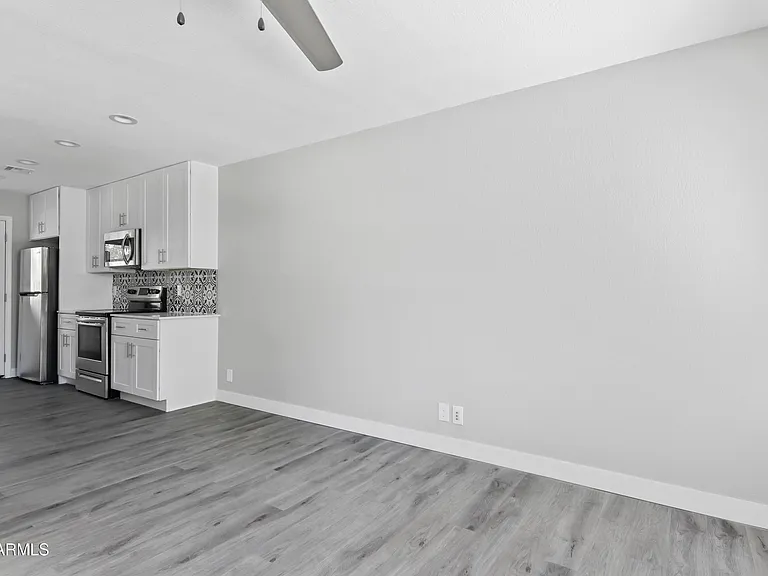 35 W Medlock Dr #9A — Photo 2