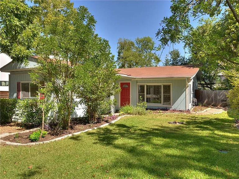 208 Braeswood Rd — Photo 3
