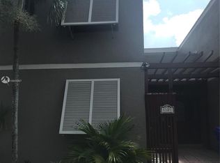 1171 Windward Dr, Pembroke Pines, FL 33026