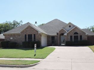 737 Willow Crest Dr, Midlothian, TX 76065