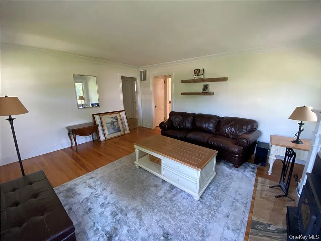 2 bed, 1.0 bath, 1024 sqft, $3,275 — Photo 4