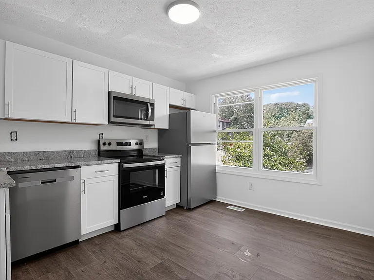 19 Dale Dr — Photo 2