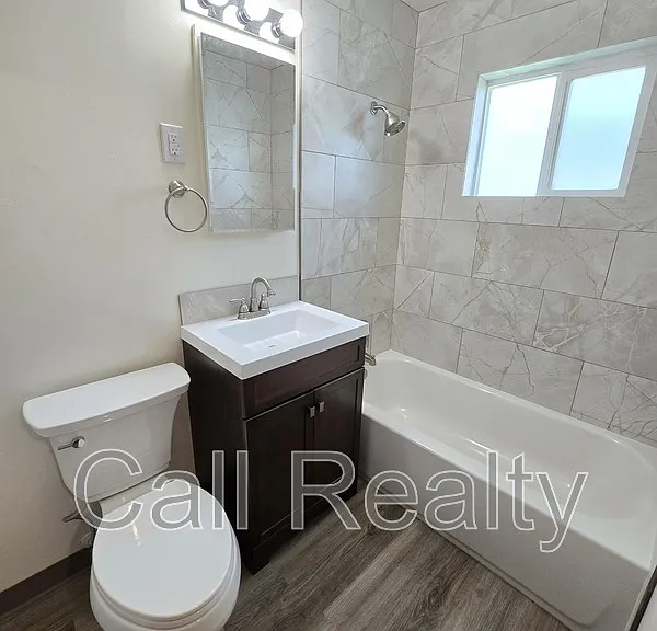 5225 N Crestline St — Photo 8