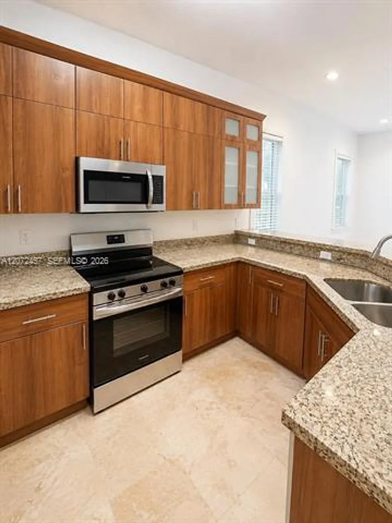 2286 SW 16th Ct th 2286, Miami, FL 33145 — Photo 1