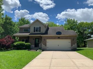 8 Old Elm Rd, Joliet, IL 60433