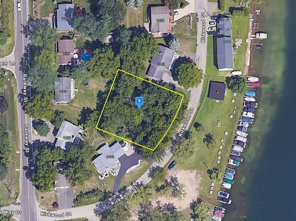 1150 Kirkwood St, Waterford, MI 48328