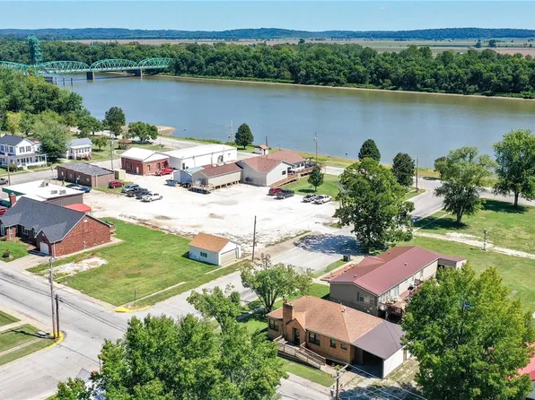 201 S Park St, Hardin, IL 62047