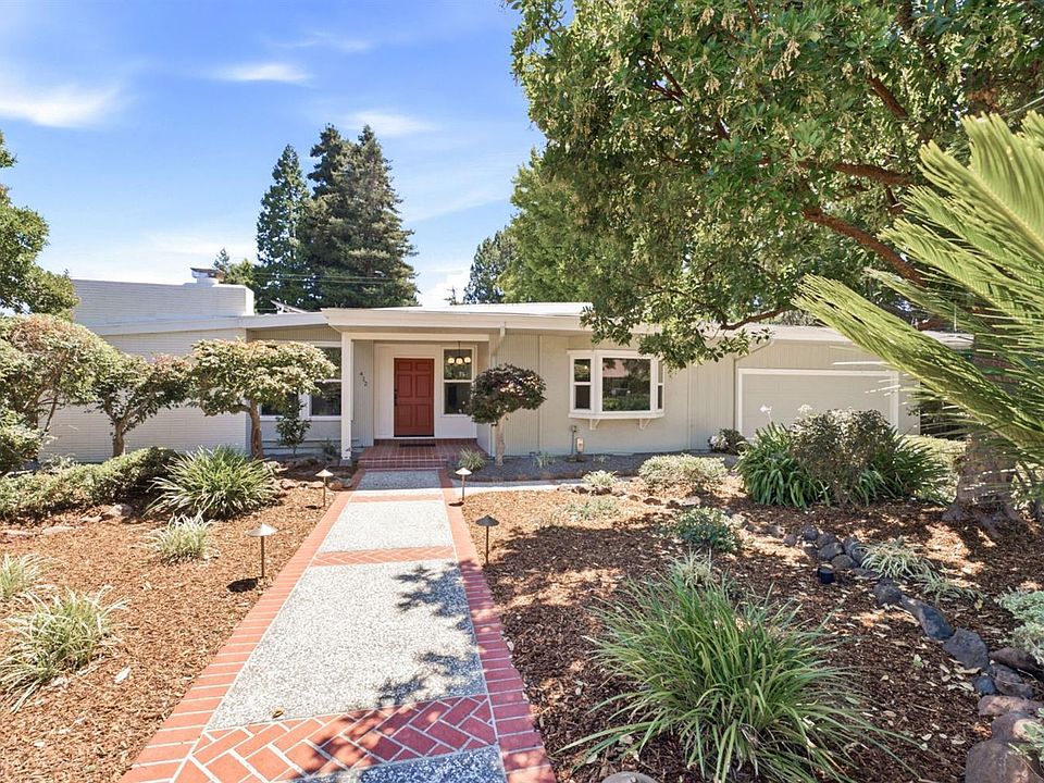 1st image of 412 Calle del Caballo Street