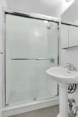 Rented by Cooper & Cooper Real Estate | media 18