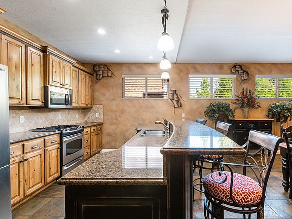 5th image of 11123 S Cadbury Dr