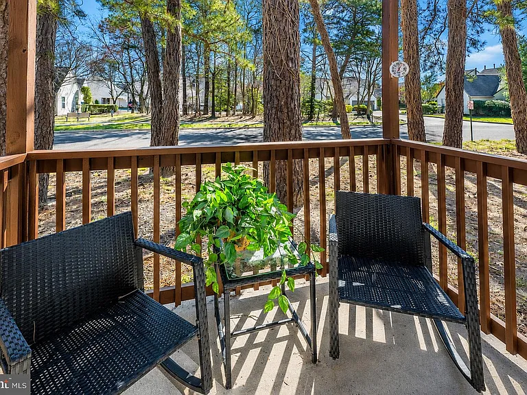 339 Woodlake Dr — Photo 10