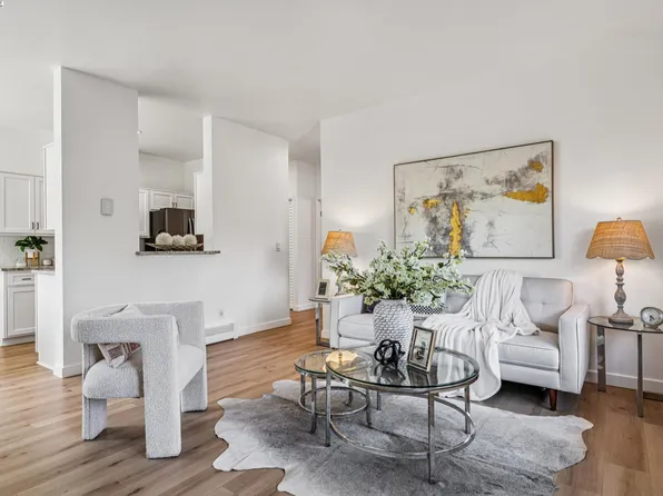 207 Bayside Ct, Richmond, CA 94804