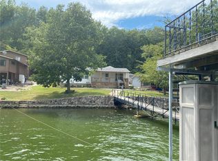 450 Lamplighter Dr, Camdenton, MO 65020