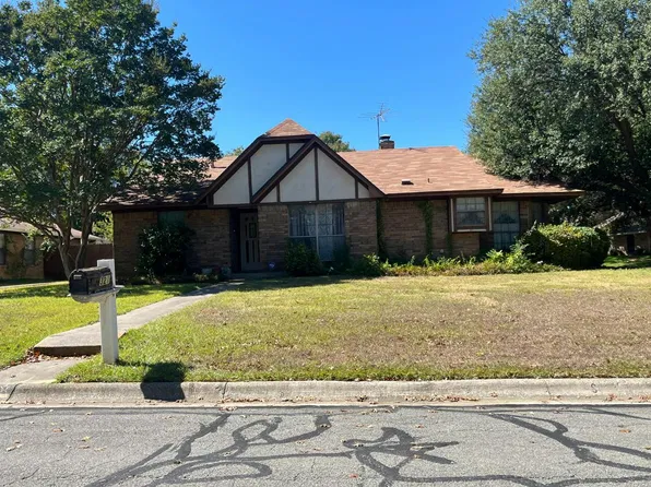 2321 N Lake Trl, Denton, TX 76201
