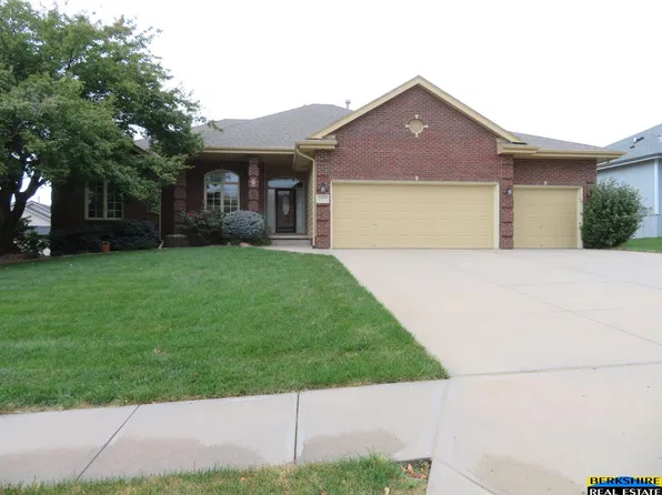 9428 Park View Blvd, La Vista, NE 68128