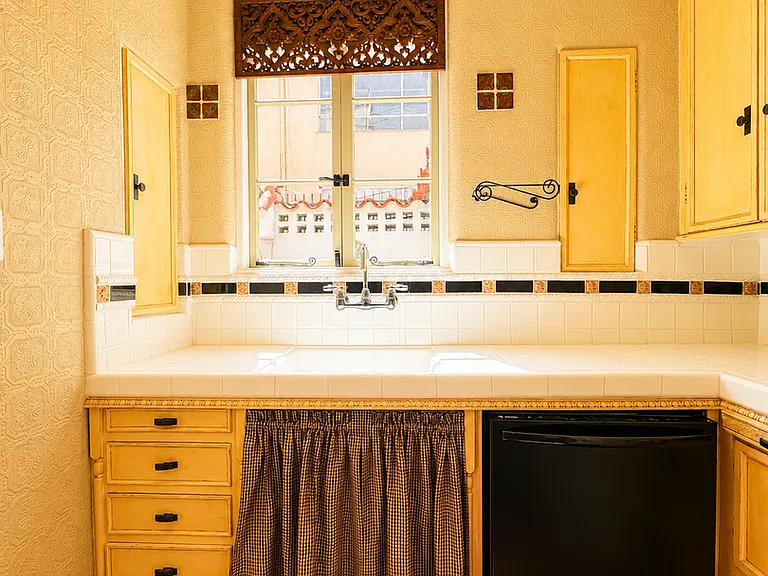 8225 Fountain Ave (Patio Del Moro) — Photo 14