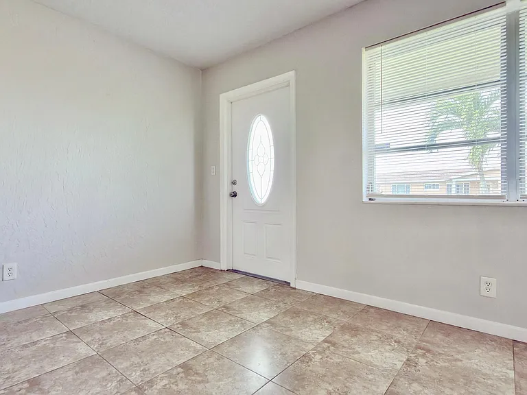 4510 NW 46th St — Photo 21