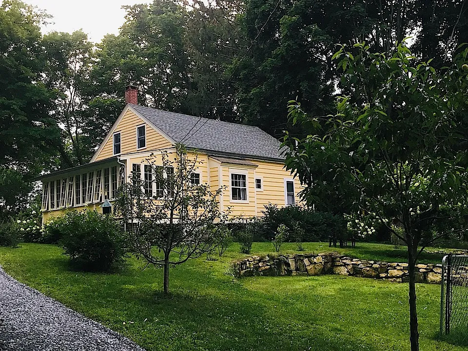 48 Midway Ave