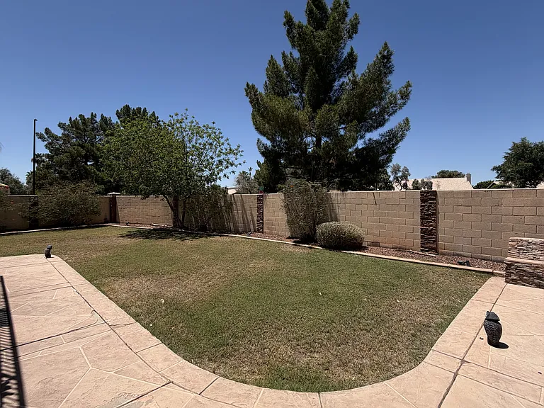 1124 W Laurel Ave — Photo 11
