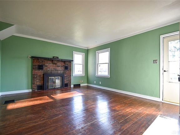5th image of 123 E Plum St