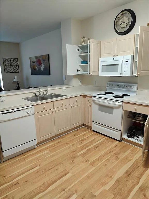 3 bed, 3.0 bath, 1440 sqft, $2,000 — Photo 4